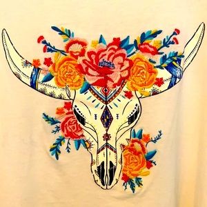 SAVANNA JANE hand embroidered T-shirt | Size M | 100% cotton